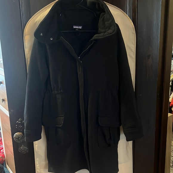 Patagonia Jackets & Blazers - Patagonia Black Womens Hooded Coat